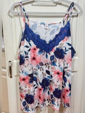 Floral Lace-Trim Camisole in Navy & Pink
